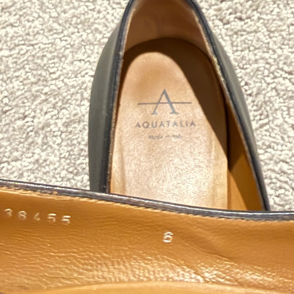 Like new Aquatalia Black Leather Pasha Pump - Size 6 - Picture 12 of 13